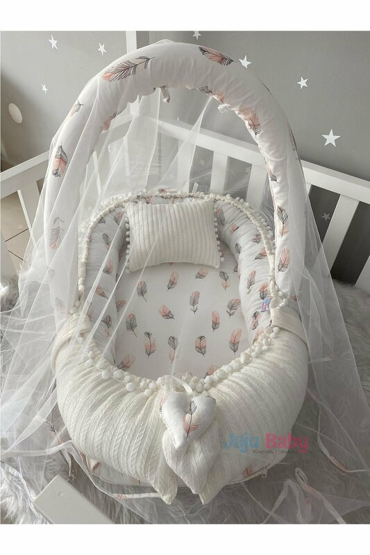 Handmade White Knitted Pique Fabric and Feather Pattern Fabric with Pompom Babynest Toy Apparatus and Tulle Set