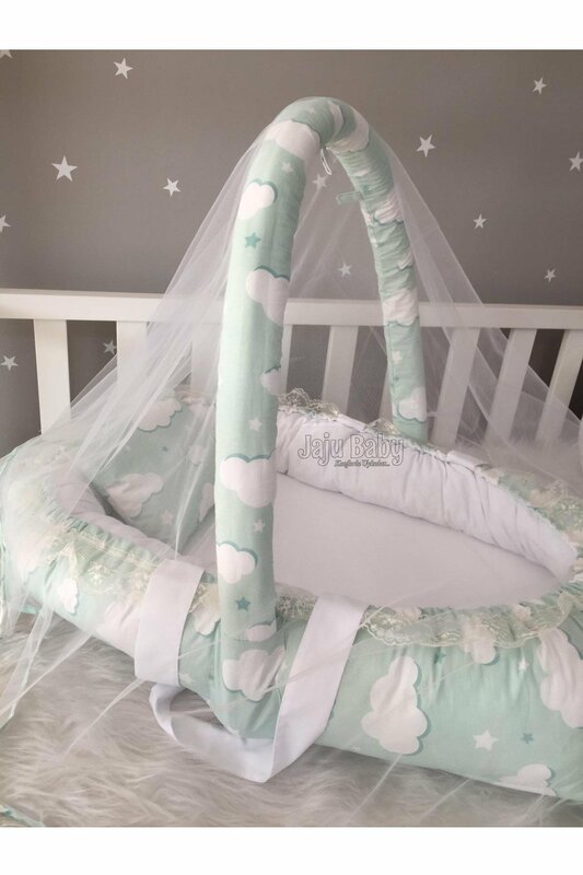 Handmade Green Cloud Patterned Mosquito Net and Luxury Design Babynest with Toy Hanger