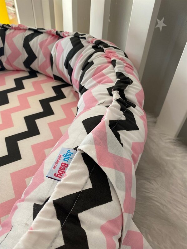 Cuscino ortopedico per nido per bambini con motivo a Zigzag rosa-nero fatto a mano con regalo Babynest di lusso