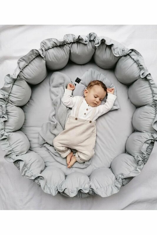 Alfombra de Juego plegable retráctil gris hecha a mano, cama de bebé Jaju Babynest