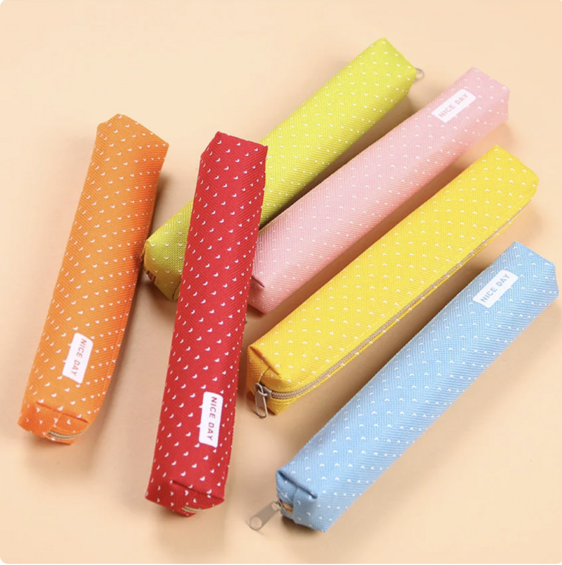 Estuches de lápices de lona con cremallera para mujer, bolsa de papelería de punto Kawaii, pequeña y fresca, material escolar, Color aleatorio