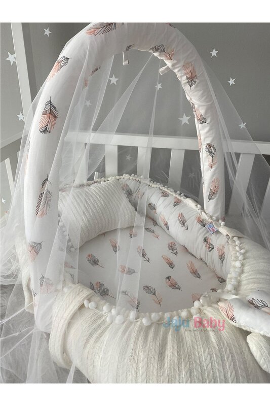 Handmade White Knitted Pique Fabric and Feather Pattern Fabric with Pompom Babynest Toy Apparatus and Tulle Set
