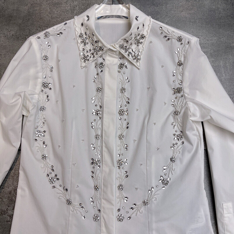 Camisa elegante de algodón con cuentas de cristal, ajustada, decorada
