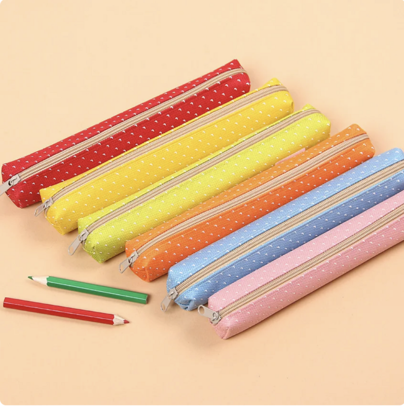 حافظة أقلام رصاص بسحّاب قماشية كاواي للنساء ، حقيبة قرطاسية ، صغيرة طازجة ، عصرية منقطة ، مستلزمات مدرسية ، ألوان عشوائية