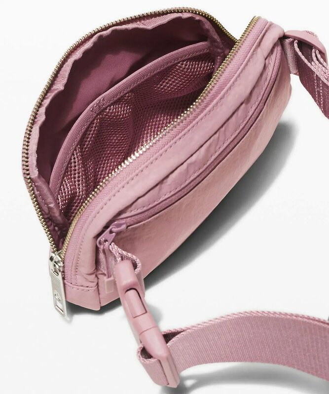 LL Logo Belt Bag , Yoga Bum Bag for Unisex I Adjustable Shoulder Trap | with Logo