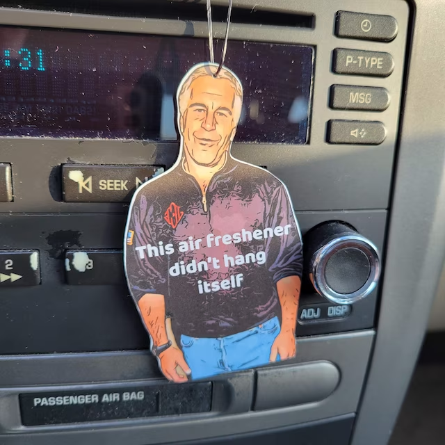 1PC pugno Epstein deodorante per auto Sick Humor Funny Dark specchietto retrovisore accessori profumo per auto ciondolo Meme ciondolo appeso