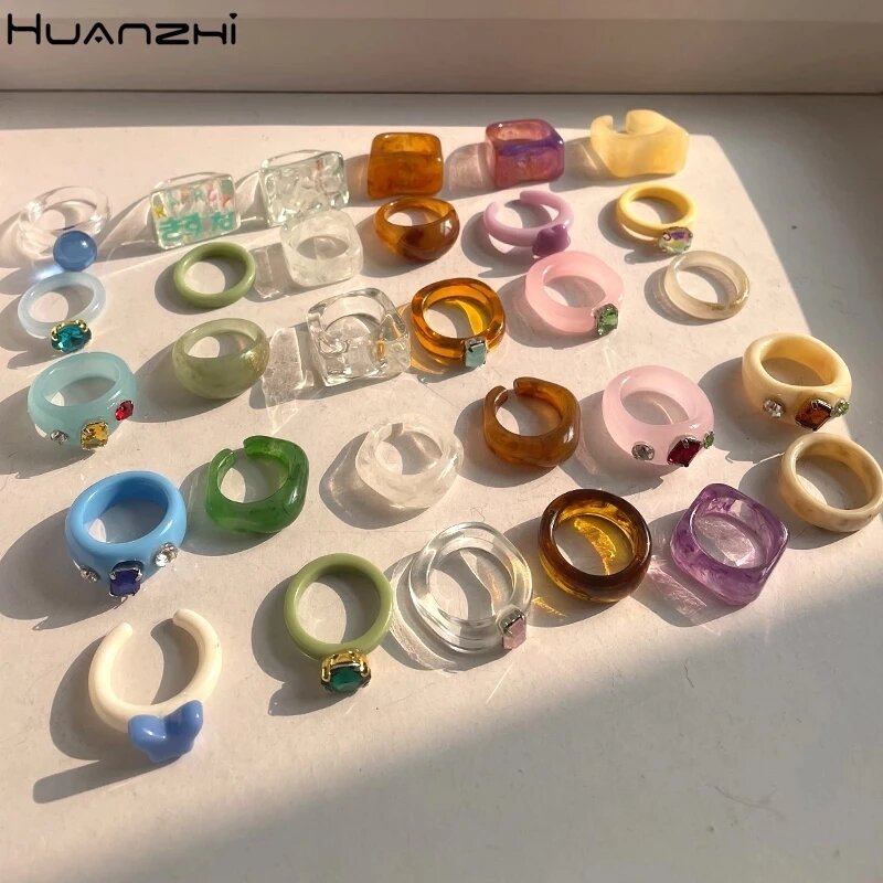 Huanzhi conjunto de anéis redondos geométricos coloridos de acrílico para mulheres, conjunto de anéis redondos geométricos quadrados transparentes de strass para joias femininas e presentes de festa 2021