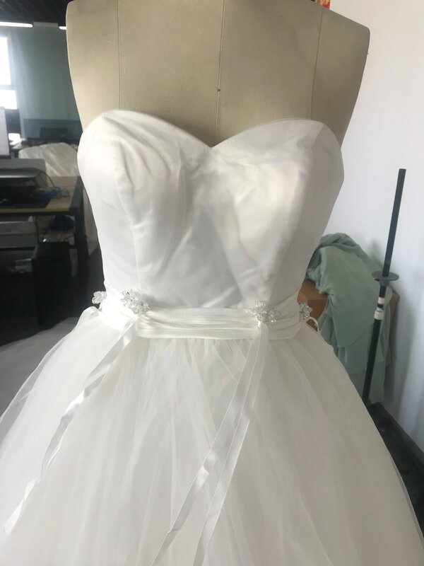 CloverBridal tanie 150CM długi królewski tren robe de mariée 2022 gotowy do wysyłki rabat kryształy tiul biała suknia ślubna WDW009