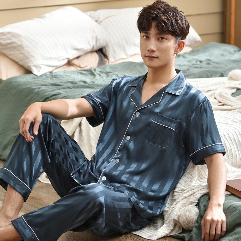 여름 새틴 잠옷 남자 슬리퍼 플러스 크기 2 조각 디자인 세로 줄무늬 잠옷 새로운 짧은 소매 Pjs 블루 홈 착용 Pijamas