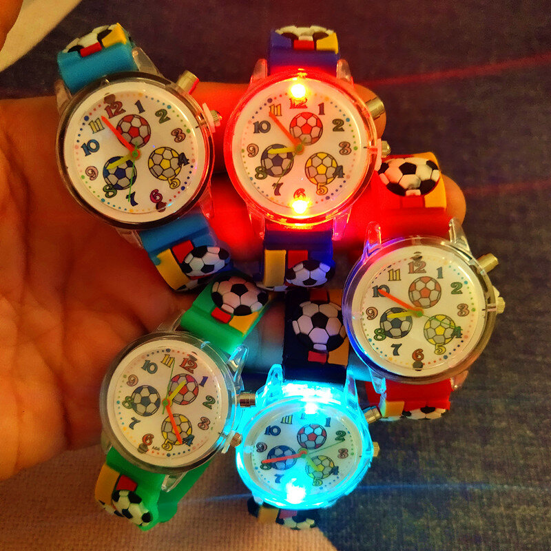 Reloj con luz de 10 piezas para niños, juguete de dibujos animados de fútbol, flores, coche brillante, regalo de cumpleaños y Navidad, venta al por mayor