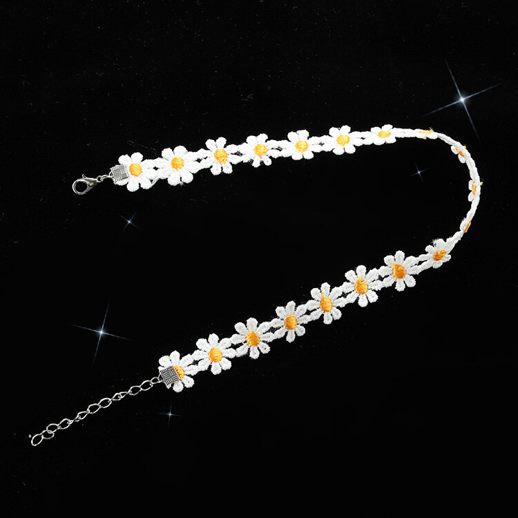 Korean Version Of The Small Fresh Contrast Color Daisy Lace Hand Made Weaving Sweet Flowers Simple Temperament Necklace Jewelry