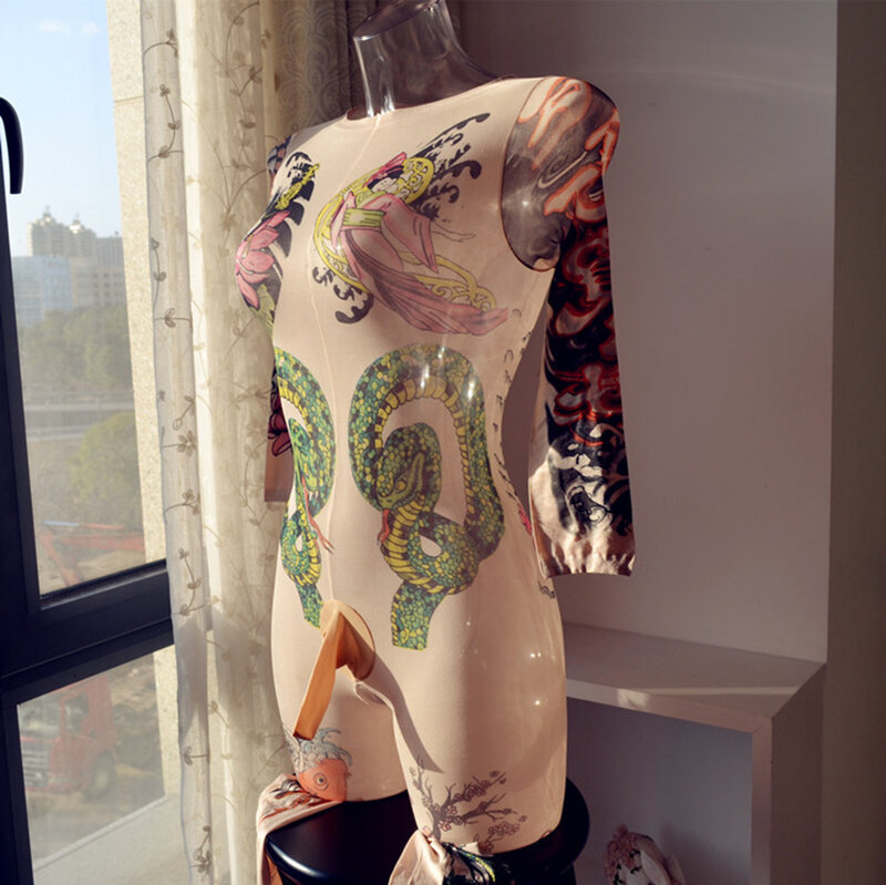 بدلة للجسم مطبوعة بنمط تاتو للرجال قطعة واحدة مفتوحة المنشعب جوارب طويلة على شكل حيوان ملابس داخلية للمثليين