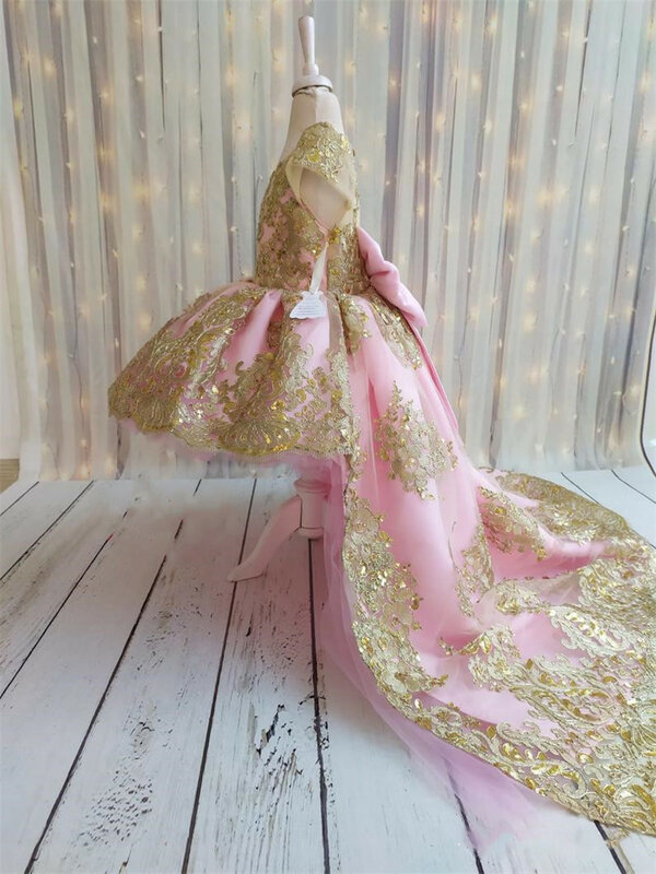 Nowe wysokiej jakości różowe złote koronki koraliki dziewczęca sukienka w kwiaty krótki kimonowy rękaw niemowlę maluch pierwsza sukienka urodzinowa duża kokarda chluba