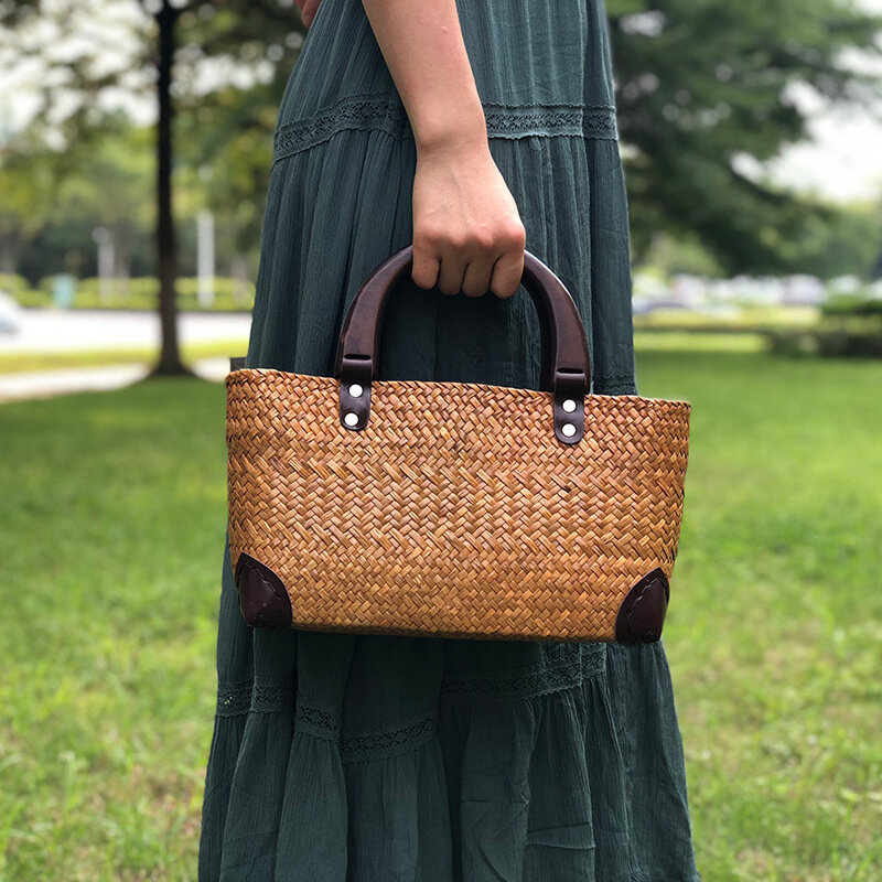 Bolso tejido de paja hecho a mano, bolsa de ratán, bolso de playa de vacaciones retro, bolso femenino con asa de madera, bolso de ratán portátil