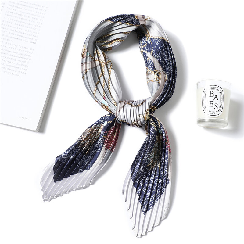 Pañuelo plisado pequeño para mujer, pañuelo de pelo de seda, a la moda, accesorios de Foulard estampados, novedad de 2022