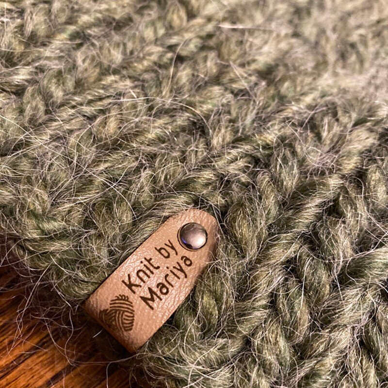 Etiquetas feitas à mão personalizadas do couro de 30 pces para o vestuário de tricô costurar-na etiqueta do crochê com logotipo do texto
