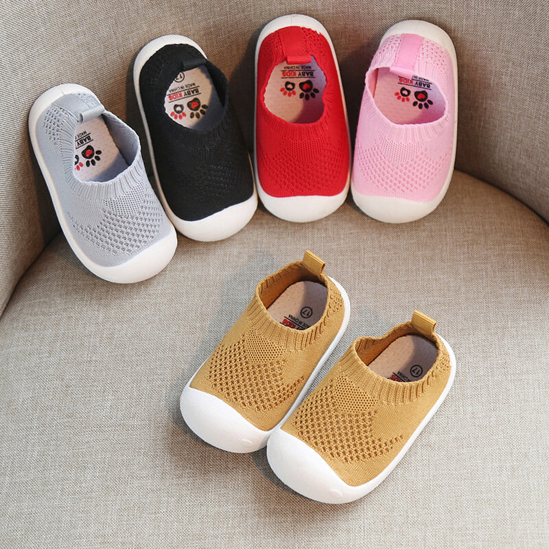 Sapatos de malha casual respirável para primeiros caminhantes, sapatos antiderrapantes confortáveis para bebês, crianças pequenas, bebês e meninos, fundo macio