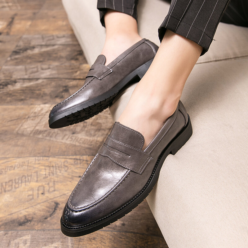 Zapatos planos de cuero para hombre, mocasines informales sin cordones, estilo inglés tallado, para negocios