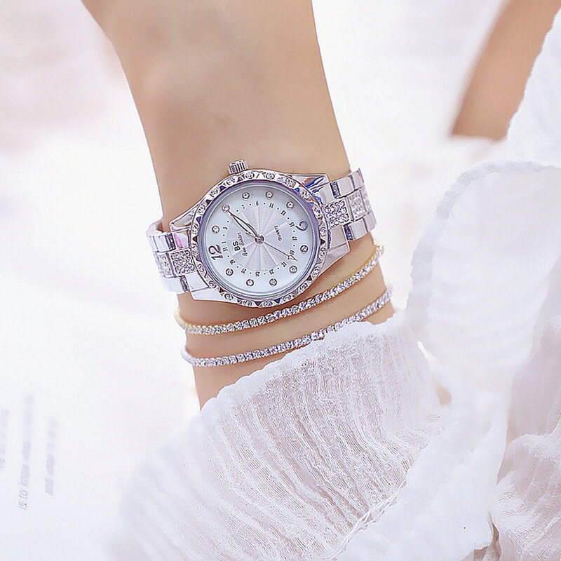 Bs新フルダイヤモンド女性の腕時計クリスタルレディースブレスレット腕時計時計relojesクォーツフラワースケルトンレディース腕時計女性152935