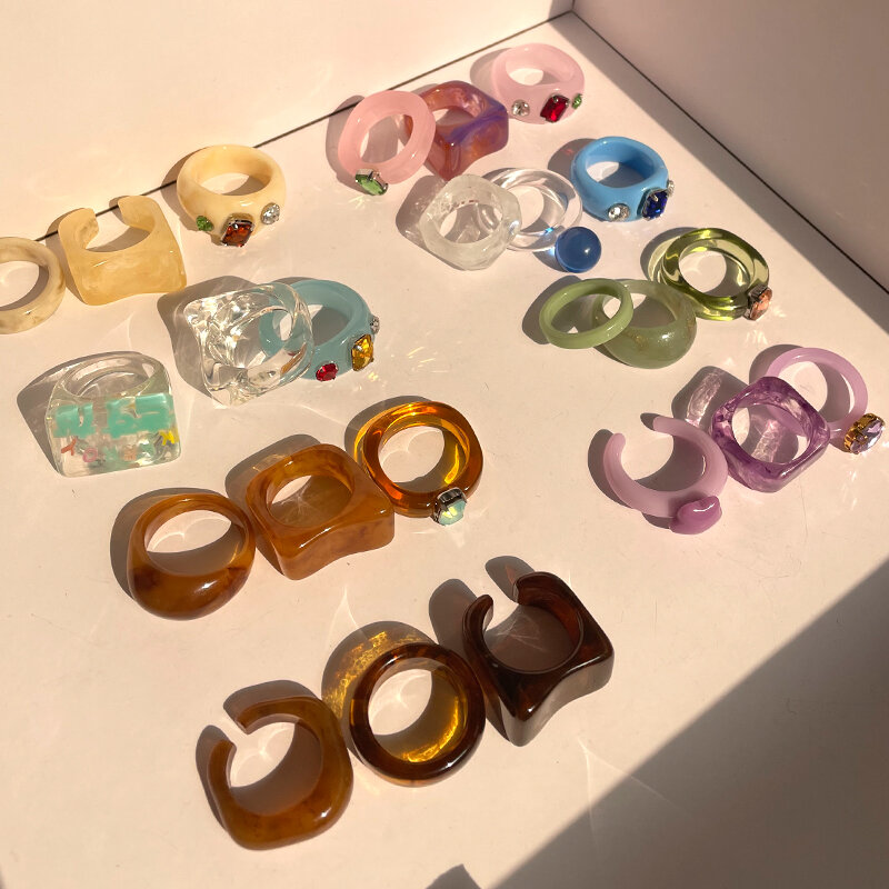 Huanzhi 2021 Nieuwe Transparante Hars Acryl Rhinestone Kleurrijke Geometrische Vierkante Ronde Ringen Set Voor Vrouwen Sieraden Party Geschenken