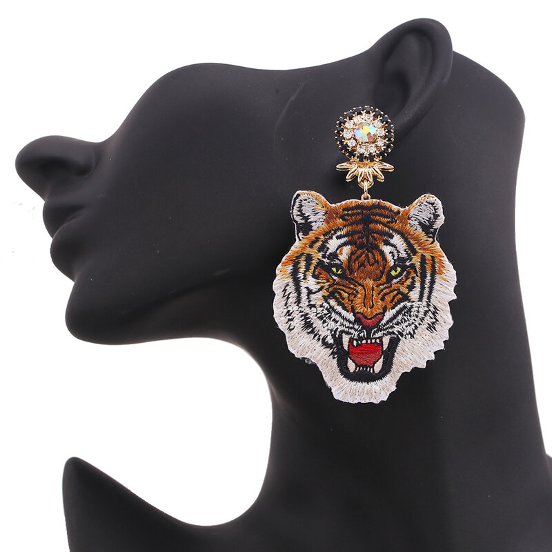 Nowe kolczyki zwisają duży tygrys głowa kropla wisiorek kolczyki ręcznie wysadzany kamieniami kolczyki dla kobiet oświadczenie biżuteria Chrismas
