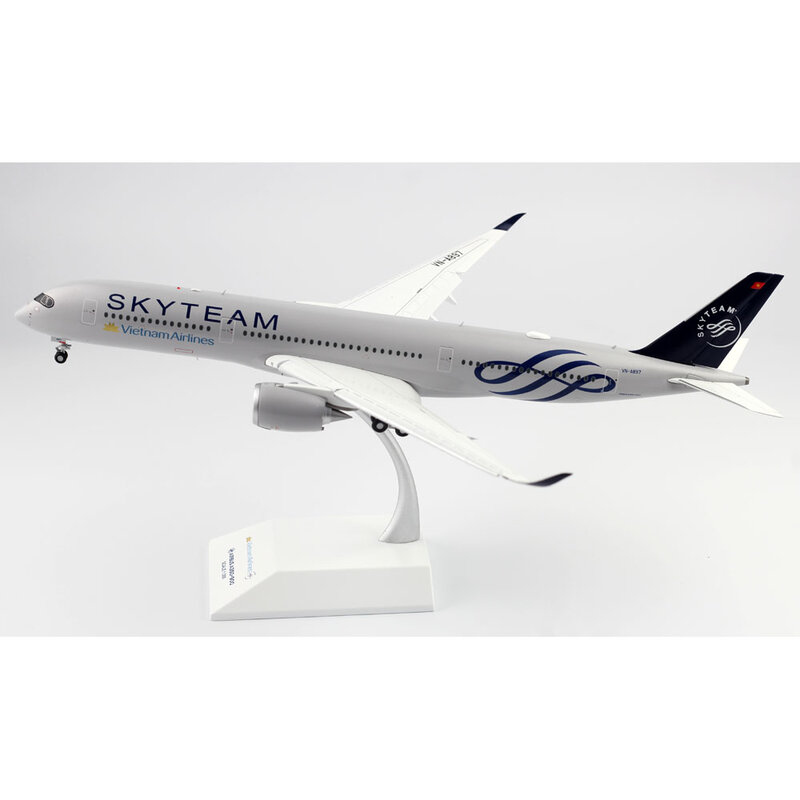 1:200 Alloy Collectible Plane JC Wings XX2056A Vietnam Airlines "Skyteam" A350-900XWB Diecast Aircraft Model VN-A897 Flaps Down
