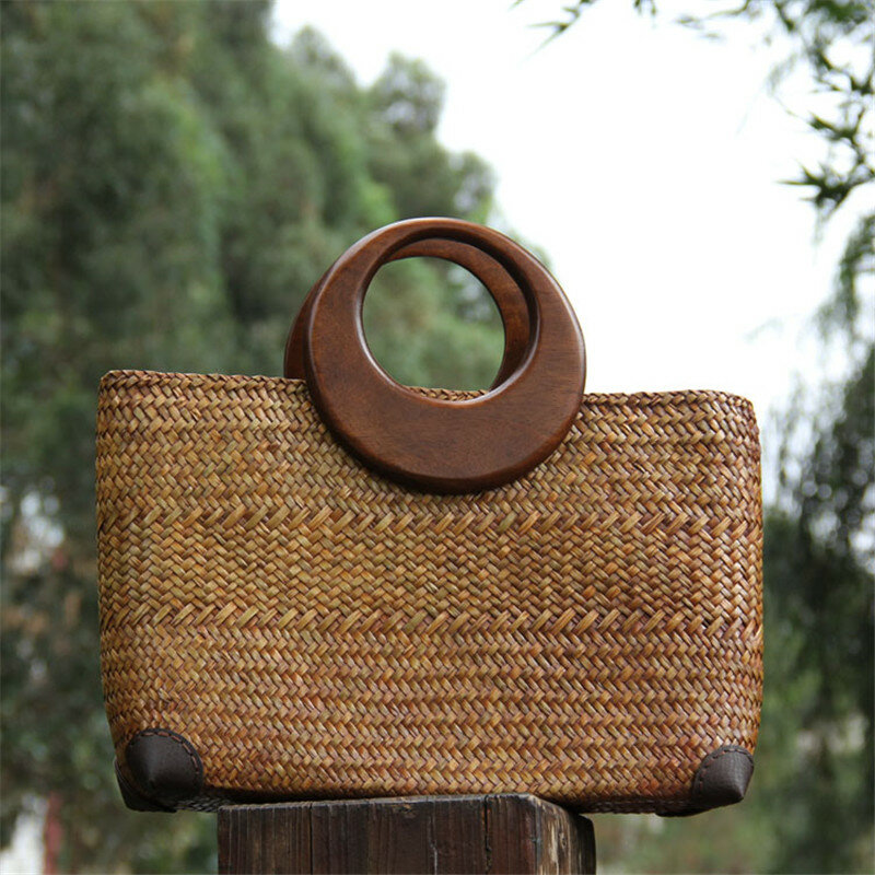 籐の木製の柄が付いたバッグ,大きな籐のビーチバッグ,レトロなスタイル