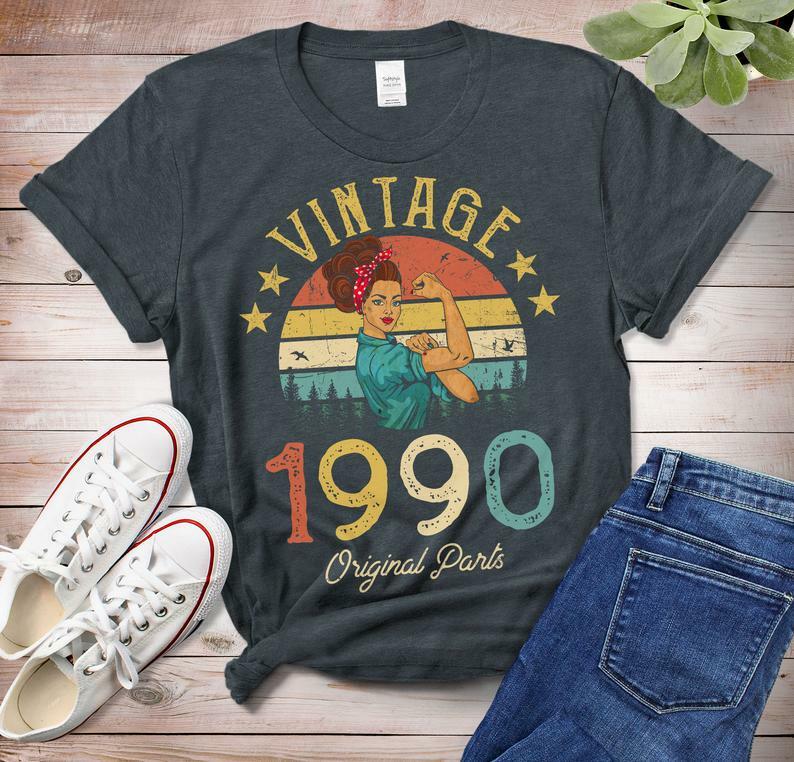 Kaus 1990 Vintage Hadiah Ulang Tahun Ke-32 Buatan Kaus Wanita Klasik Katun Grafis Lucu Atasan Leher O Katun Lengan Pendek Wanita