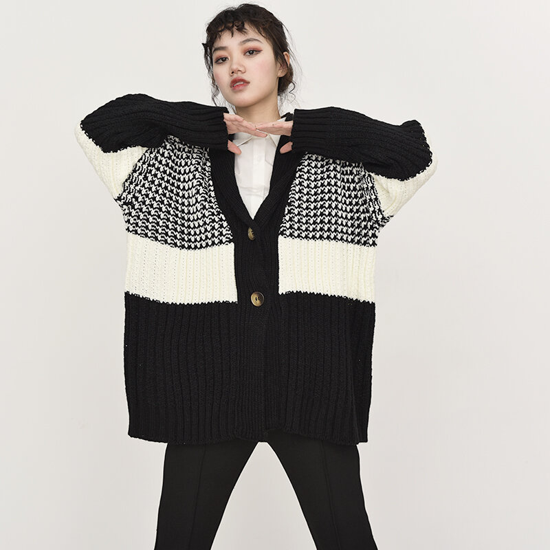 [EAM] клетчатый черный вязаный кардиган большого размера, свитер, свободный крой, v-образный вырез, длинный рукав, Женская Новая мода осень-зим...