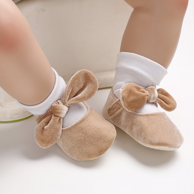 ファッションファーストウォーカーちょう結び王女の靴の春夏新スタイルベビー少女の新生児ソフト幼児の靴