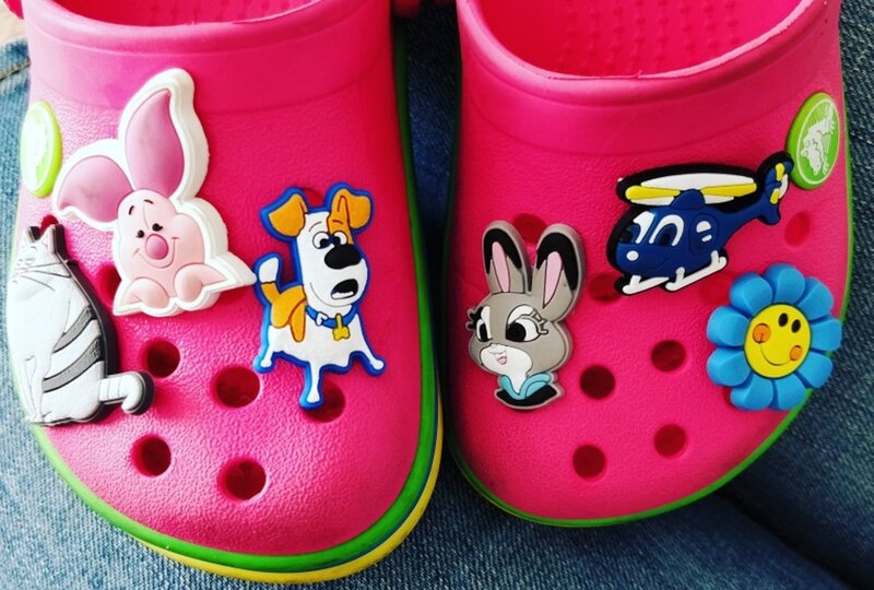 1 sztuk uroki butów Mickey Minnie Lilo i Stitch akcesoria do obuwia ogród dekoracja butów dla croc jibz klamra Kid x-mas dziewczyny prezent