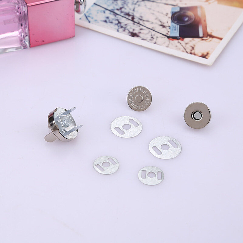 50 sztuk brązowy srebrny magnes metalowy przycisk dla Diy torby zatrzaski przyciski zapięcie zapięcia Snap zapięcia akcesoria do szycia 14*3.5mm