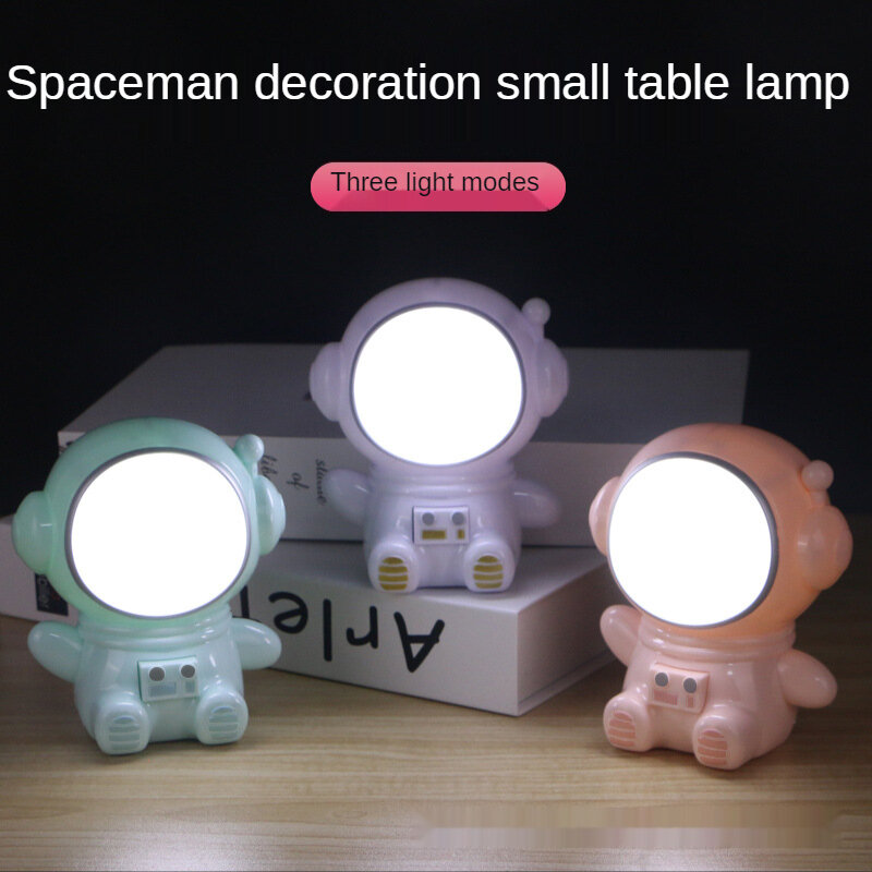 Lampu Malam Astronot Kreatif LED Lampu Malam Dekorasi Samping Tempat Tidur Berubah Warna Warna-warni Lampu Meja Asrama Siswa