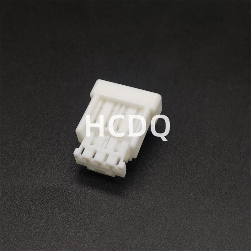 10 PCS The original 6098-6945 automobile connector plug shell and connector are supplied from stock
