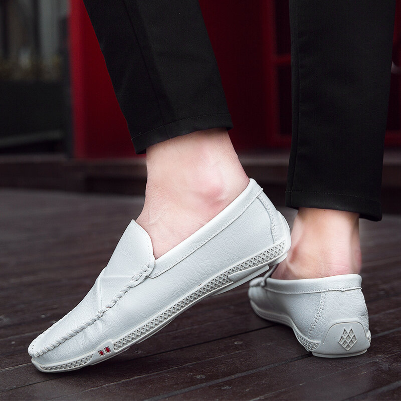 حذاء رجالي جلد فاخر مصمم 2021 عادية الانزلاق على الشقق بيني المتسكعون الرجال الأخفاف الأبيض الذكور أحذية قيادة Chaussure أوم