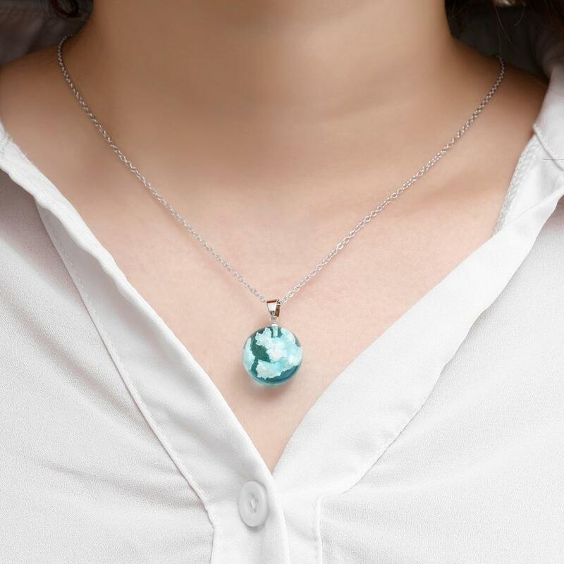 Kalung Liontin Bulat Bulan Resin Transparan Chic Kalung Rantai Awan Putih Langit Biru Wanita Hadiah Perhiasan Mode untuk Anak Perempuan
