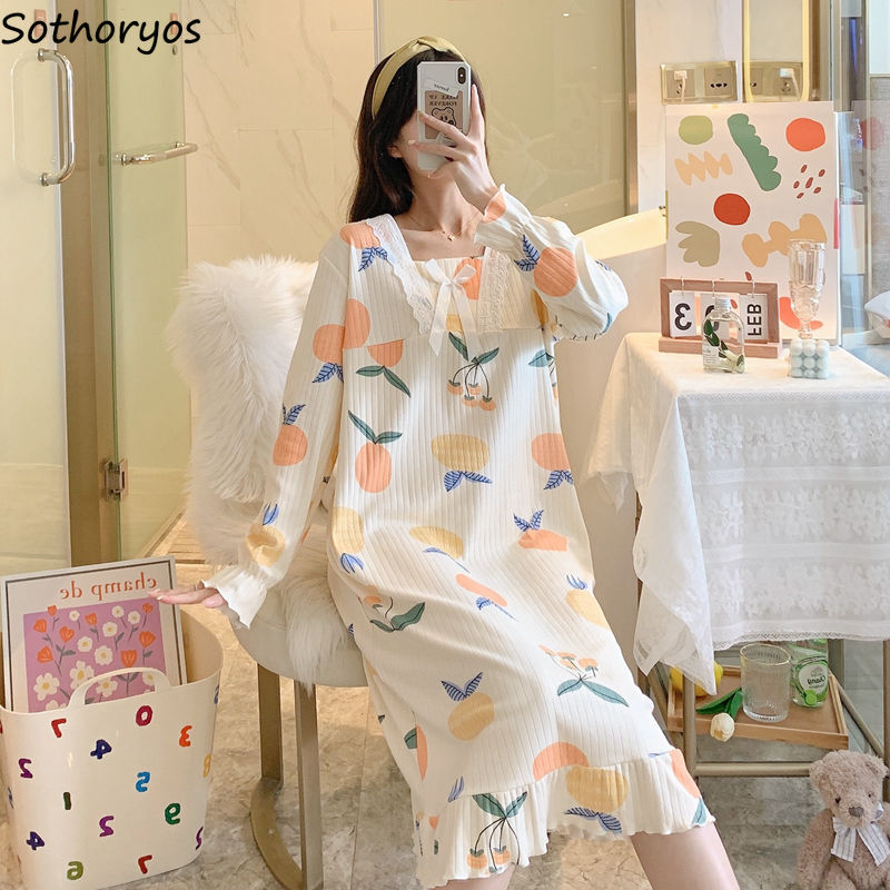 Gaun Malam Lengan Panjang Print Lucu Pakaian Tidur Wanita Sederhana Longgar A-line Baju Tidur Wanita Manis Lembut Busur Desainer Baju Tidur Musim Semi Santai