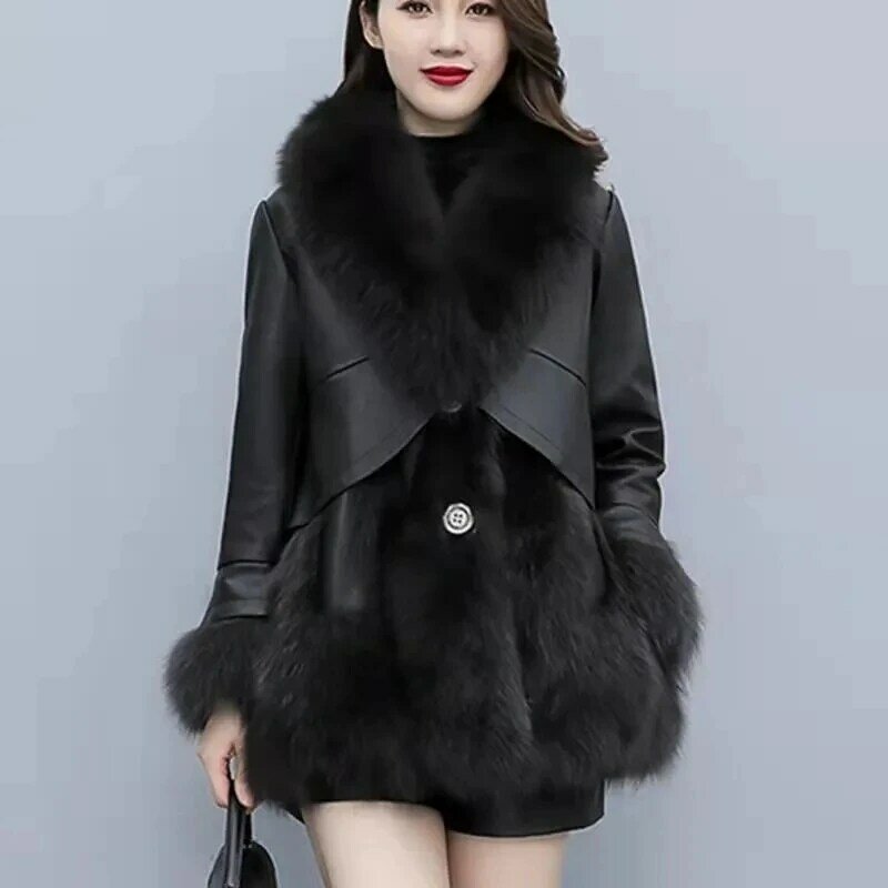 Женская куртка средней длины, облегающее пальто из искусственной кожи с большим меховым воротником, зима 2024