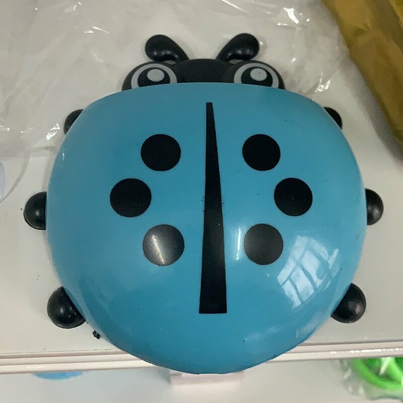 1PC Ladybug Toothbrush Holder Toiletries Bathroom Toothpaste Holder Wall Suction Hooks Tooth Brush Container Organizer