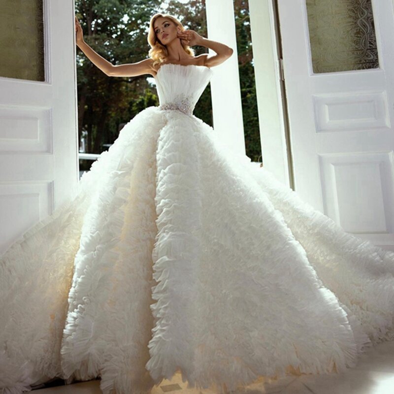 Wunderschöne Rüschen Tüll Hochzeit Ballkleider Elegante Liebsten Floral Strass Perlen Taille Dubai Braut Kleid Üppigen Tiered