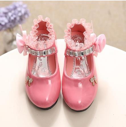 Obuwie dziecięce dla dziewczynki wiosna nowa koronka księżniczki skórzane buty moda śliczne kokardki buty ślubne ze strasami taniec studencki