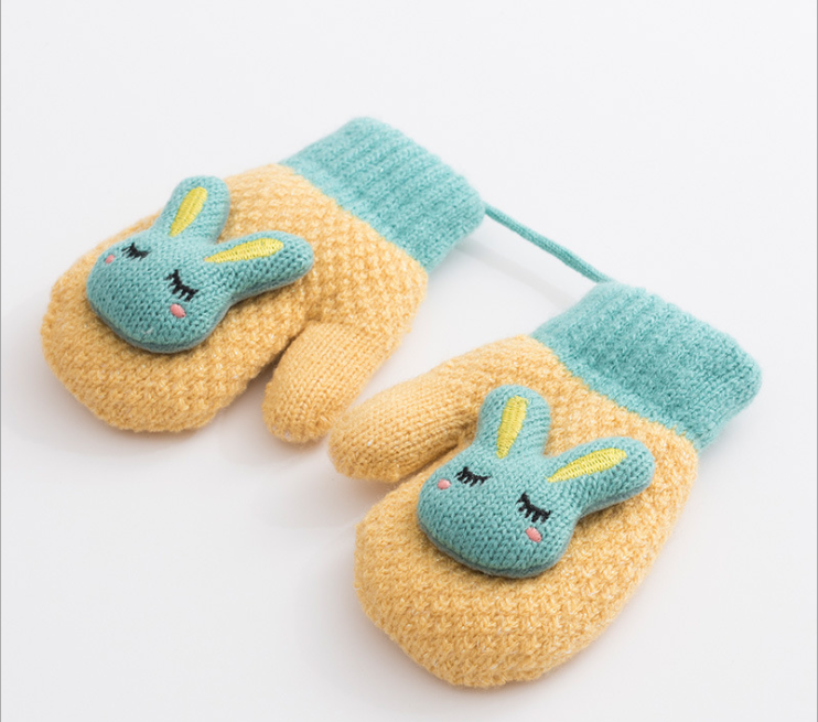 Children's gloves with cute cute cute rabbit shape knitted in winter