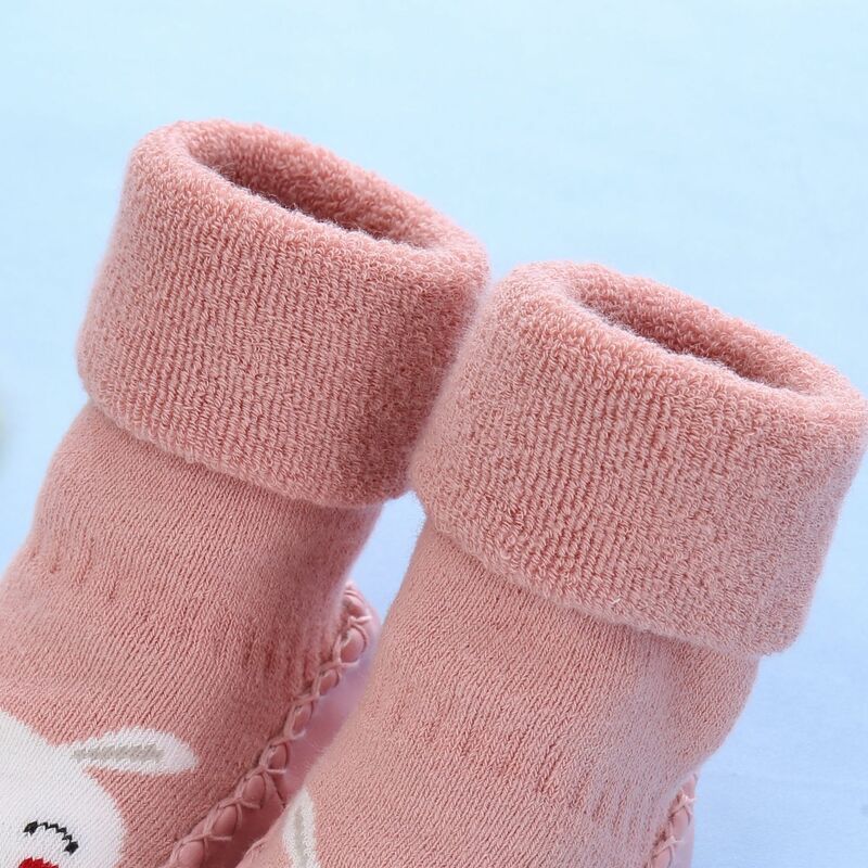 Носки для младенцев в помещении, Детские хлопковые носки для новорожденных, зимние плотные махровые носки для маленьких девочек с резиновой подошвой, забавные мультяшные носки для младенцев