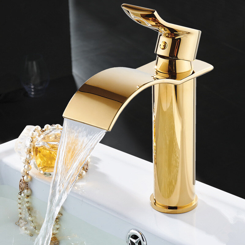 カスケード効果のある金と白の蛇口,真ちゅう製のバスルームの洗面器の蛇口,温水と冷水の混合蛇口
