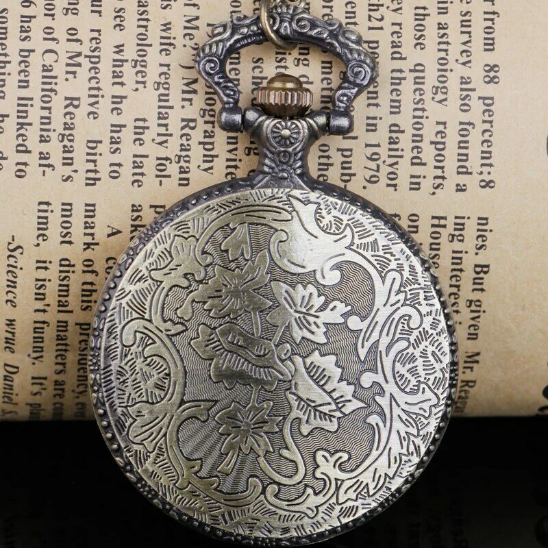 Vintage Retro Brons Quartz Zakhorloge Vlinder Carving Zakhorloges Pocket & Fob Mannen Vrouwen Horloge Cadeaus Voor Vrouwen