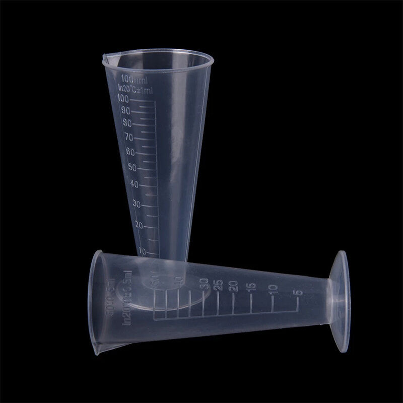 1 pz tazza di misurazione triangolare in plastica 50 Ml / 100ml tazza di misurazione graduata utensili da cucina vernice tazza di miscelazione attrezzature da laboratorio