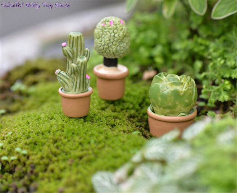 نباتات خضراء صغيرة بوعاء في وعاء ، بيت دمية مصغر ، أثاث ، ديكور منزلي ، محاكاة نباتات الأواني ،