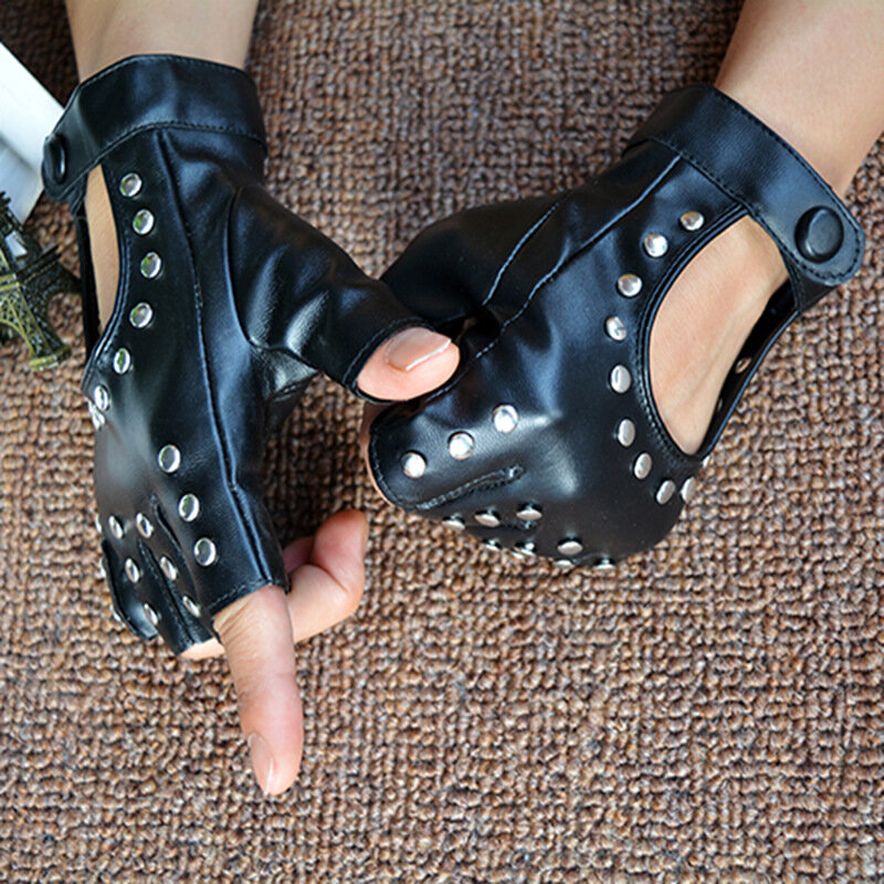 1 Paar Halloween Zwart Pu Lederen Vingerloze Handschoenen Vrouwelijke Half Vinger Rijden Vrouwen Mode Punk Handschoenen Dans Klinknagels Handschoenen