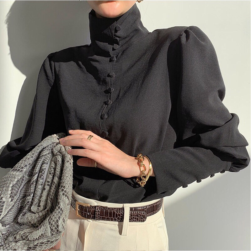 بلوزة نسائية سوداء عصرية جديدة بأزرار ملابس نسائية صلبة 2021 قمصان ذات أكمام واسعة على شكل بلوزة نسائية 12882