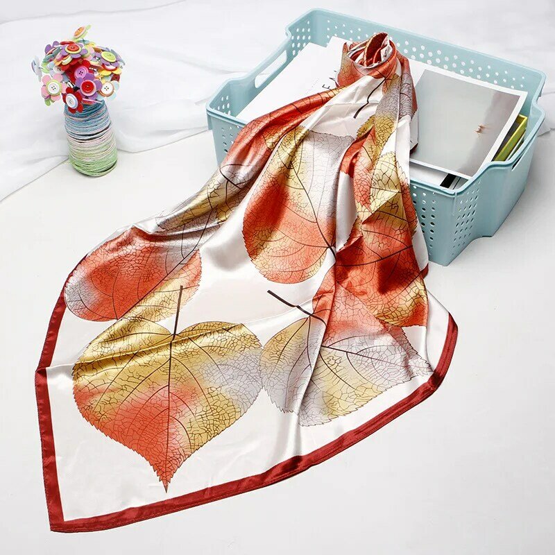 QLUKEOYY-bufanda de seda para mujer, pañuelo cuadrado pequeño de simulación de seda de 90cm, chal con estampado de hojas, 2021